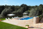 La piscina se encuentra bajo la propiedad